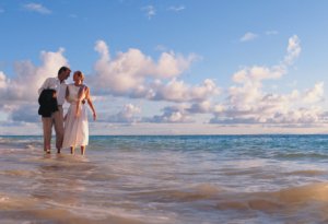 couple-on-beach